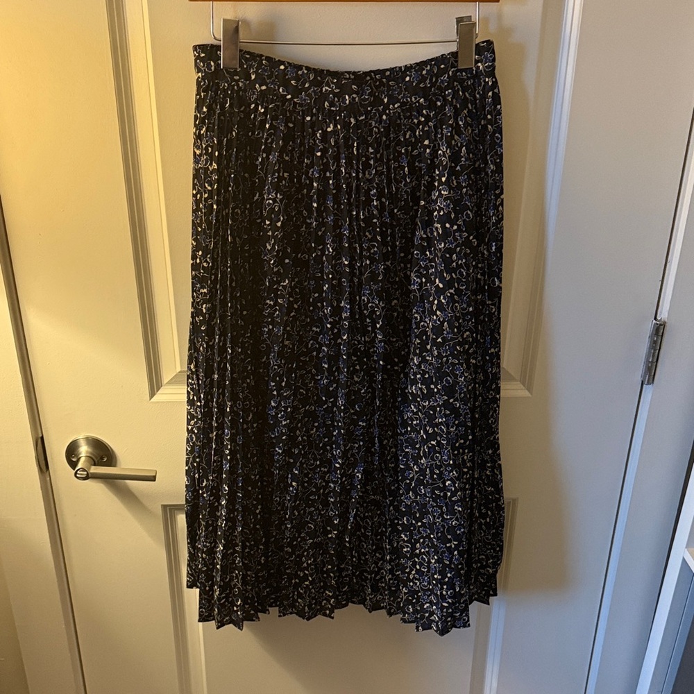 JCF Elegant Black and White Pleated Skirt